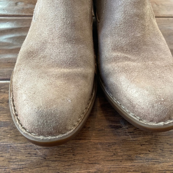 Born Kerri Crème Visone Distressed Suede Leather Ankle Boots Shoes Size 7M Beige - Picture 10 of 12
